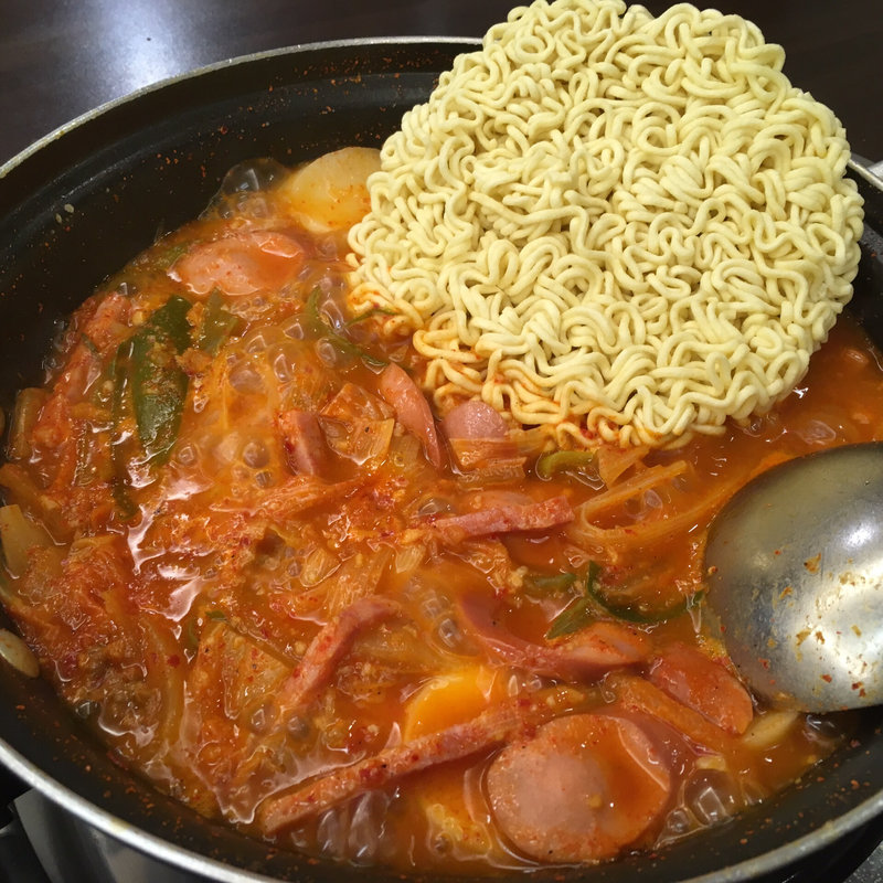特プデチゲ(송탄부대찌게)