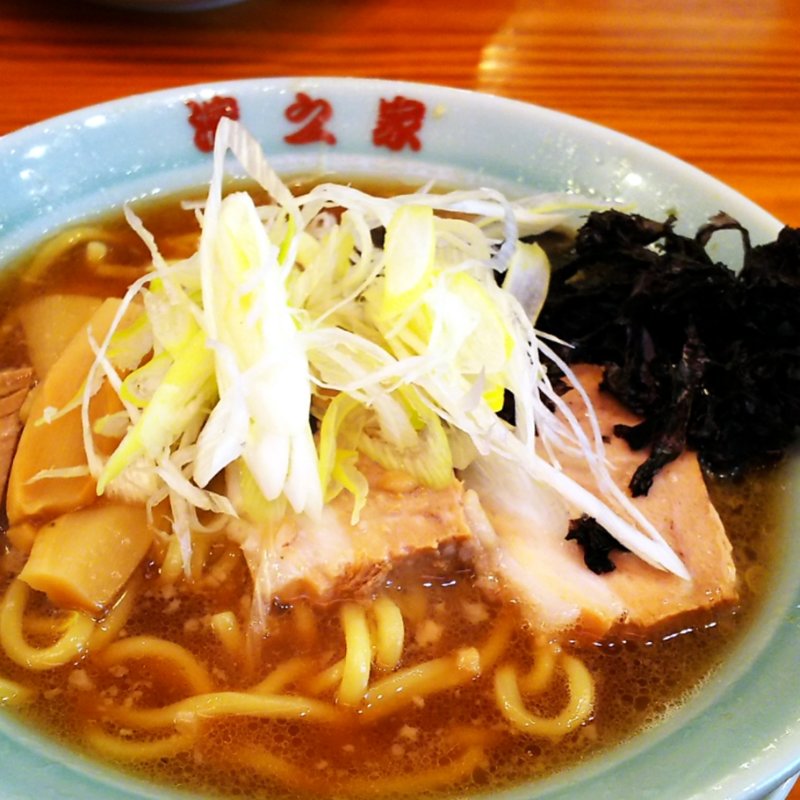 煮干し出汁背脂醤油ラーメン(濱之家 入谷店)