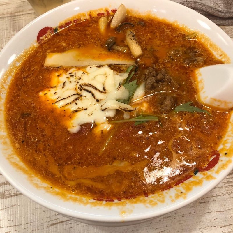 とろ〜り炙りモッァレラのトマト坦々麺(太陽のトマト麺 福島駅前支店)