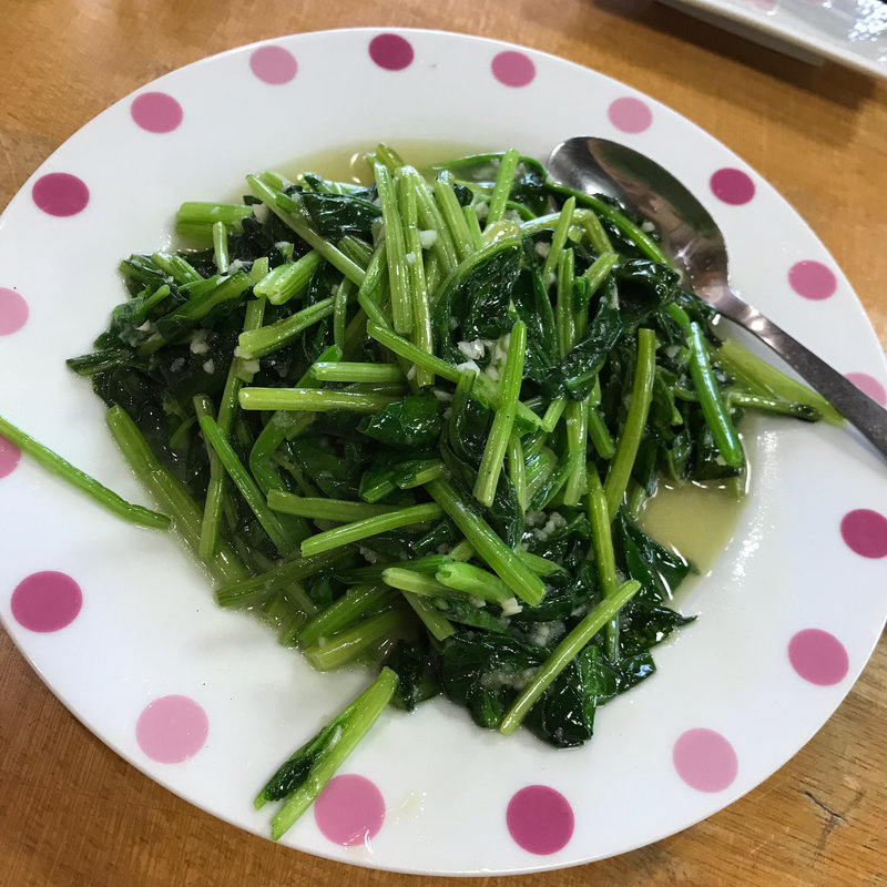 ホウレンソウのニンニク炒め(満漢福)