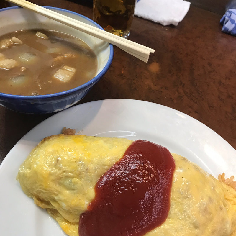 オムライス 豚汁(赤心 本店)
