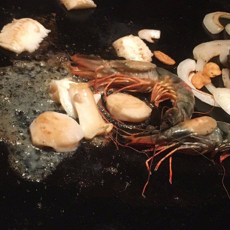 海鮮盛合せ（海老・つぶ貝・帆立・いか）(もっぺん )