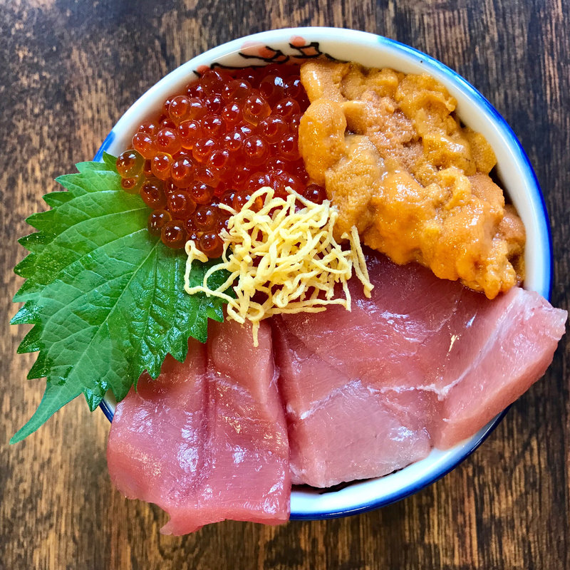 トロ三色丼ミニサイズ(北のグルメ亭)