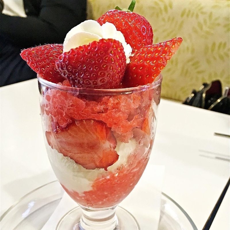 イチゴパフェ(フルーツパーラーフクナガ )