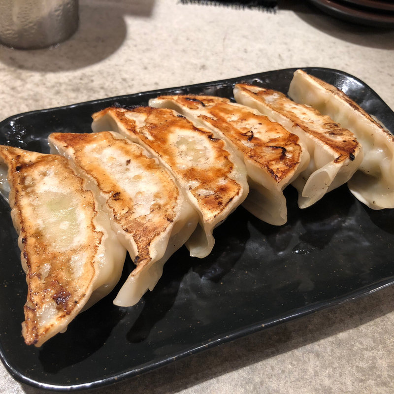 餃子(下品なぐらいダシのうまいラーメン屋)