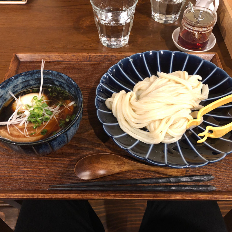 豚角煮と玉子のつけ麺(つけウドン専門ト酒ト料理 花雷 烏丸店)