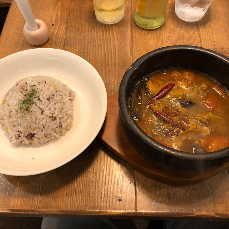 トマトとナスとポークのスープカレー(Spice&Sweets KAJU)