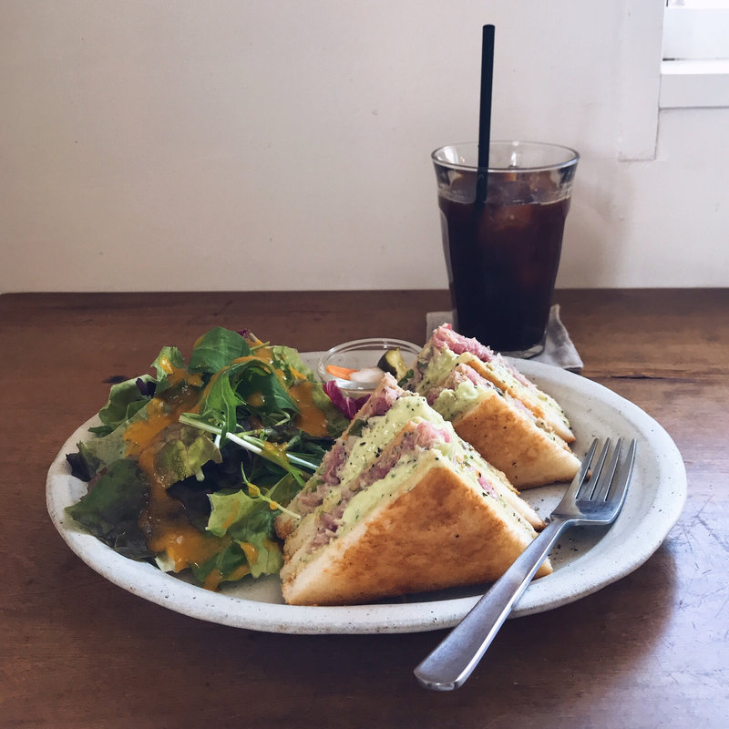 自家製ツナとハーブクリームチーズのサンド(コウシャ)