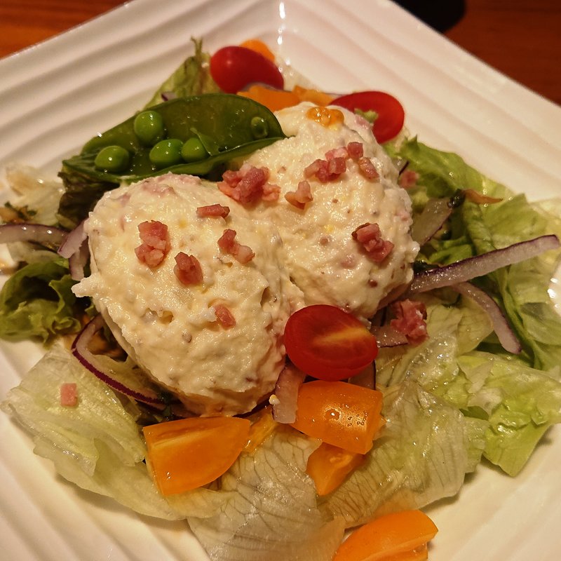 ベーコンとポテトのサラダ(THE やきとり 喜作)