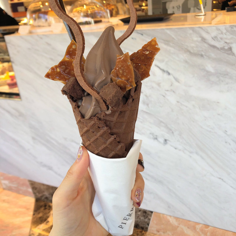 ソフトクリーム ショコラ(ピエール・エルメ・パリ 青山)