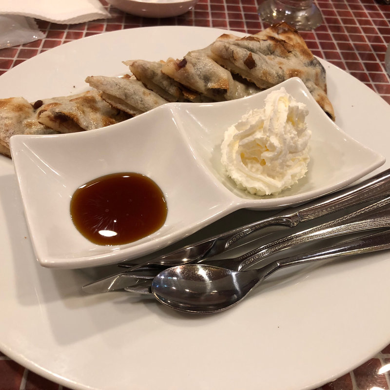 あんこナン生クリームと黒蜜添え(カゲンドラカフェ)