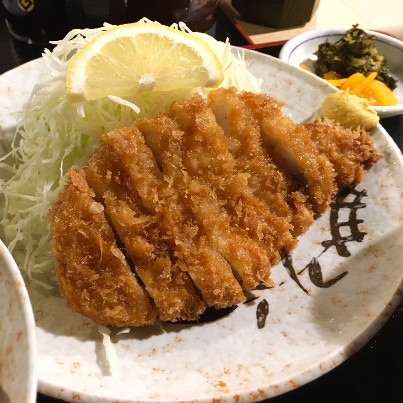 ロースカツ定食(貴膳)