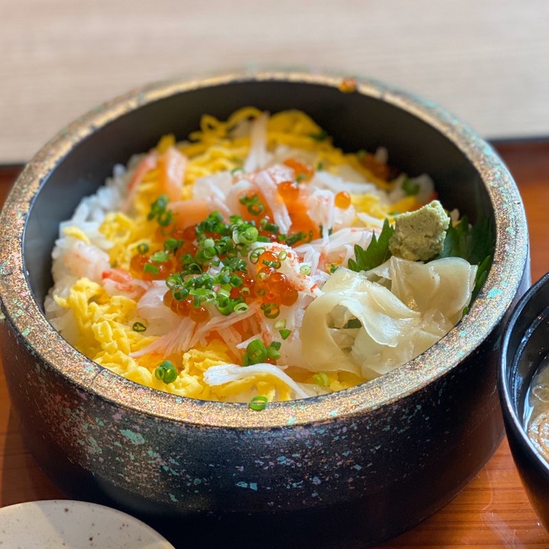 海鮮バラちらし(北海道はでっかい道 オホーツクの恵み 湧別町 市ヶ谷店)