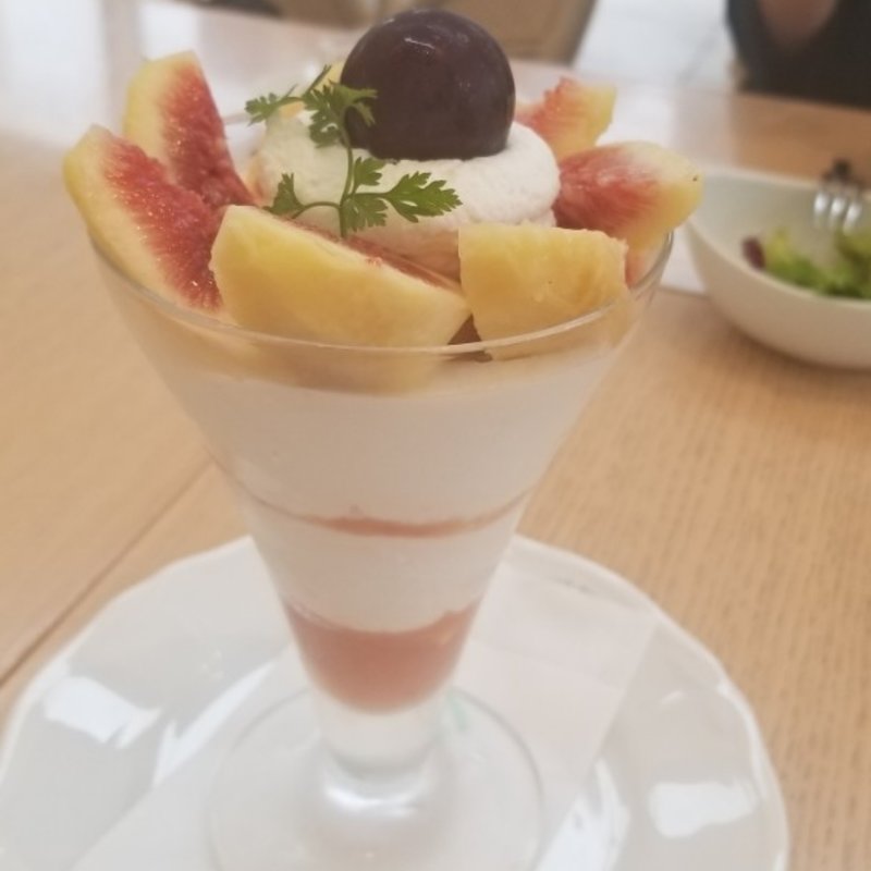 イチジクのパフェ(京橋千疋屋 大丸東京B1 ショップ)