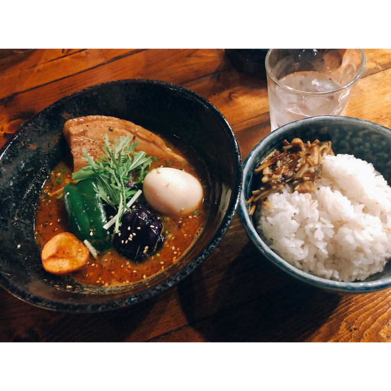 琥珀色(スープカリー 藍色)