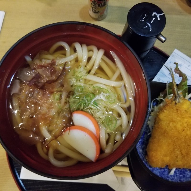 讃岐うどんとアジフライ(いけす茶屋 みどり （いけすちゃや みどり）)