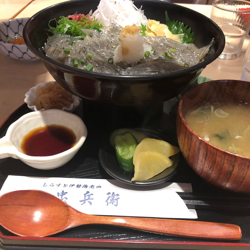 しらす丼(しらすと伊勢海老の 忠兵衛 （シラストイセエビノチュウベイ）)