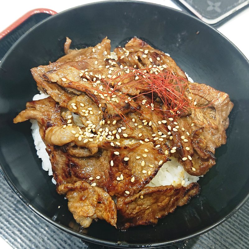 牛カルビ焼肉丼(琥珀堂)
