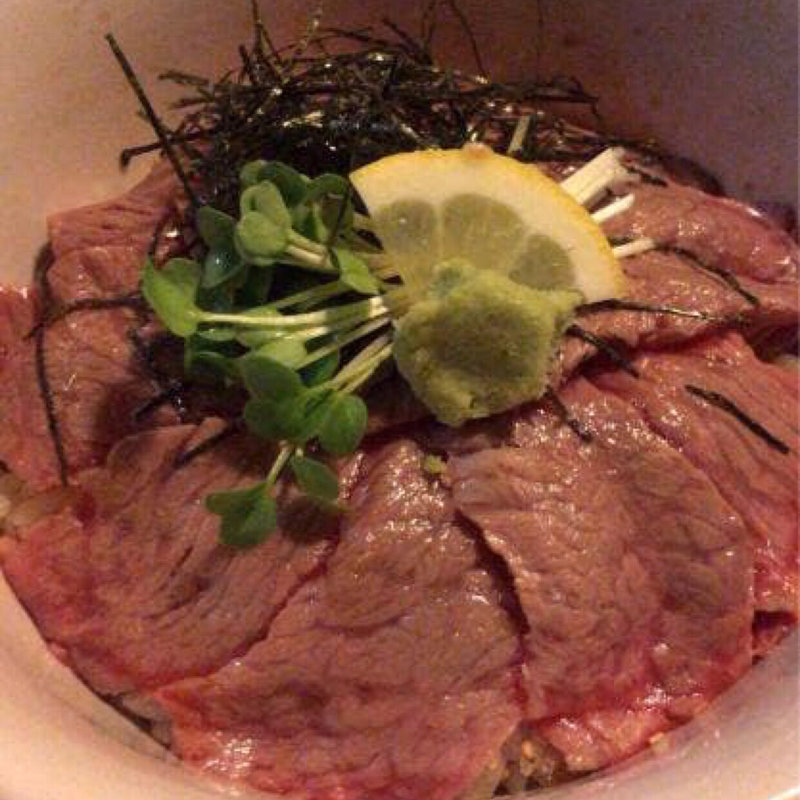 飛騨牛 炙り鉄火丼(食彩房　翔 )