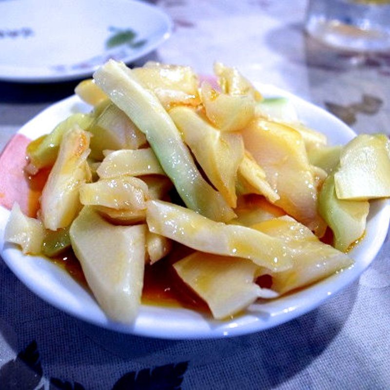 ピリ辛竹筍漬け(台北 餃子専門店)