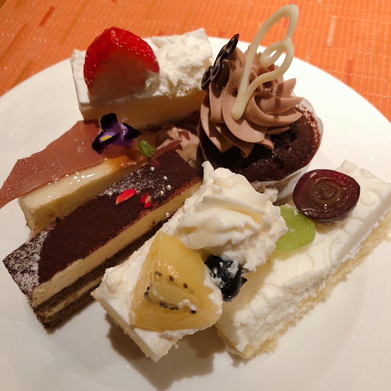 ケーキ各種(ザ ・リッツ・カールトン大阪　スプレンディード)