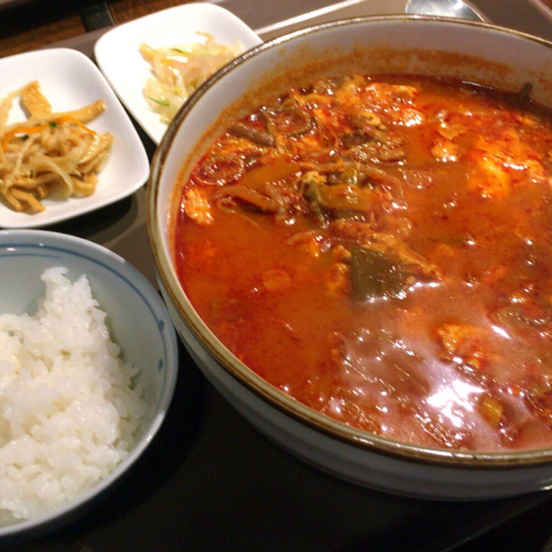 ユッケジャンラーメン(ジャンチ村)