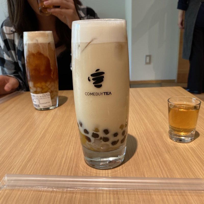 ほうじ茶＋ミルク+2種タピオカ (COMEBUY TEA    カムバイティー  表参道店)