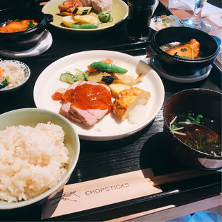 本日のお肉料理と魚料理のハーフ 定食(サンパミニヨン （sympa miniyon）)