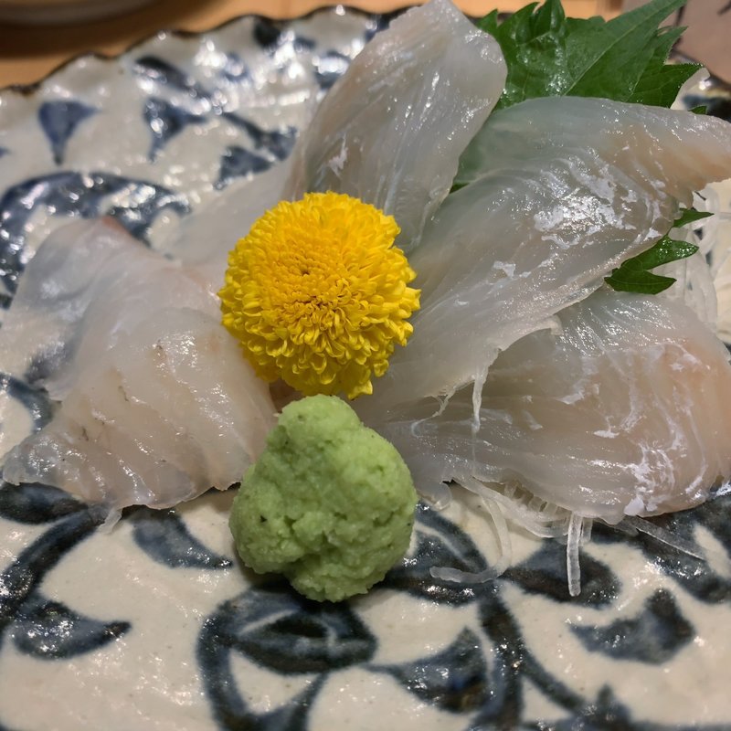 ヒラメの刺身(おでん きんぎょと風鈴)