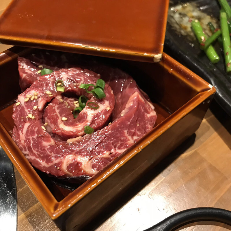 名物！一本ハラミ(赤身焼肉のカリスマ 牛恋 新宿店)
