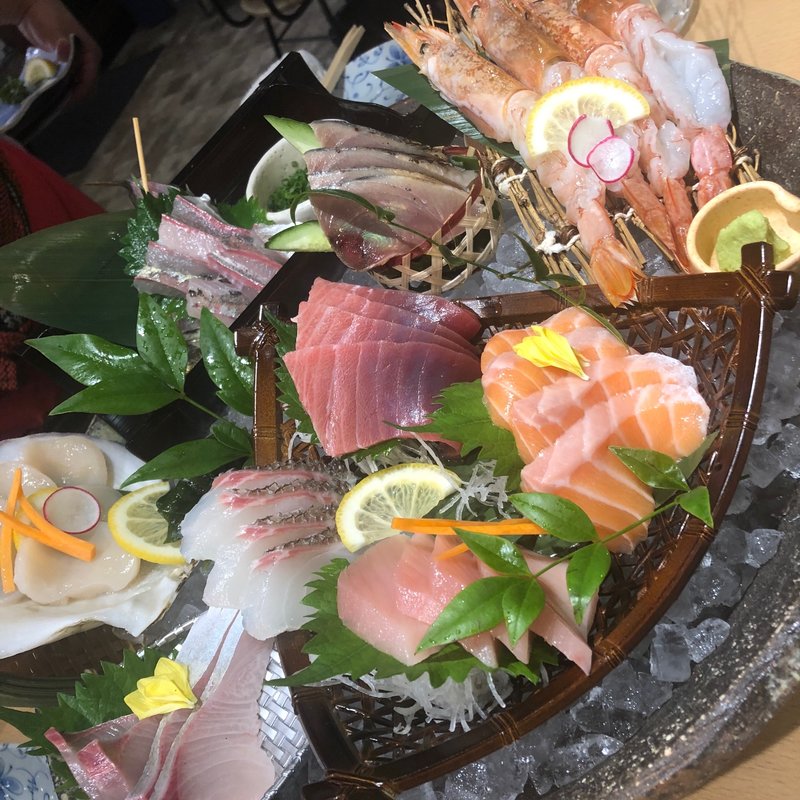 刺し盛り(北海魚市場)
