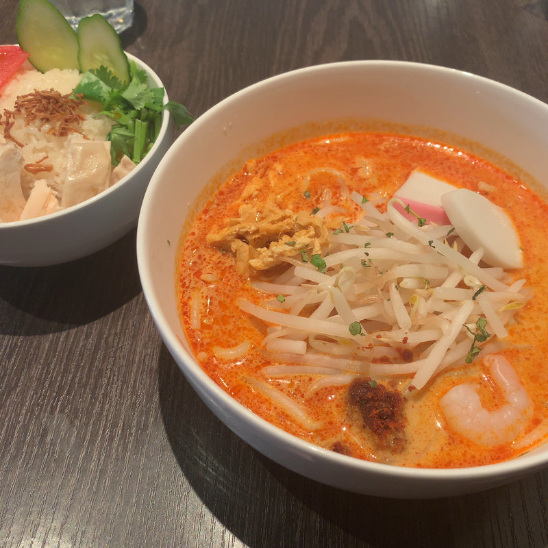 ラクサ Mサイズ(チキンライスセット)(シンガポール ホリック ラクサ 新町店)