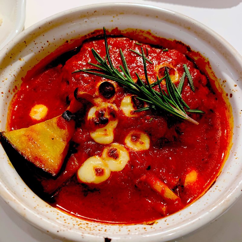 キノコとモッツァレラのトマトソース煮込みハンバーグ、トリュフの香り(ラ・メゾン アンソレイユターブル 郡山店 （La Maison ensoleille table）)