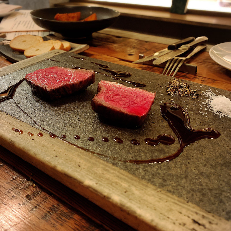 幻の尾崎牛A4 ソトモモの炭火焼き(TABLE O TROIS)