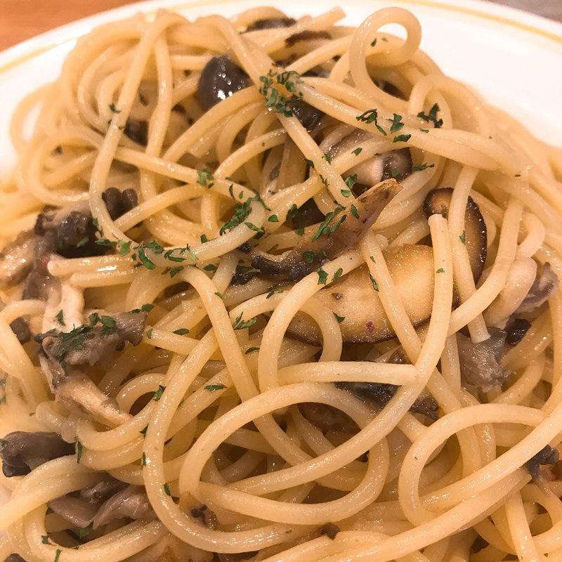 アンチョビきのこ(あるでん亭 新宿センタービル店 （アルデンテイ）)