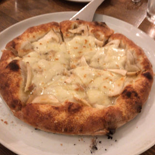 松茸のピザ(エンボカ軽井沢 旧軽井沢店 （enboca軽井沢）)