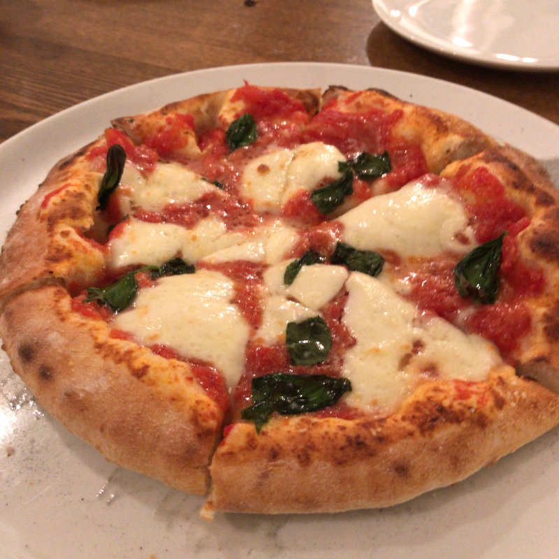 マルゲリータ（トマトソース・モッツァレラ・バジル）(エンボカ軽井沢 旧軽井沢店 （enboca軽井沢）)