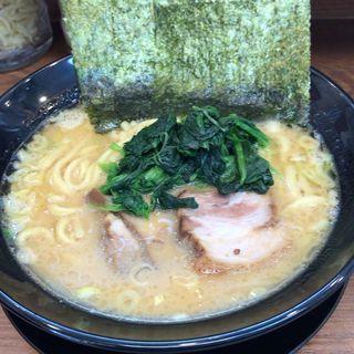 ラーメン(横浜家系ラーメン 鶯家)