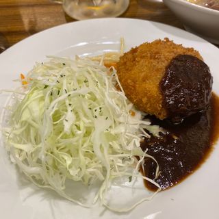 ミートコロッケとロールキャベツシチュー(アカシア 羽田空港第２ターミナル店)