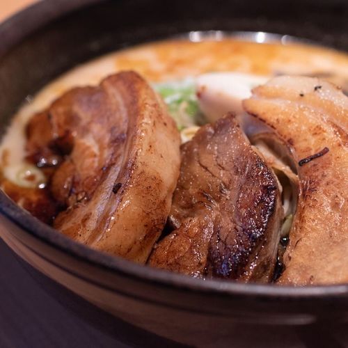 ラーメン チャーシュー入り 極厚炙りチャーシュー 2枚(ラーメンダイニング くすのき)の口コミ一覧