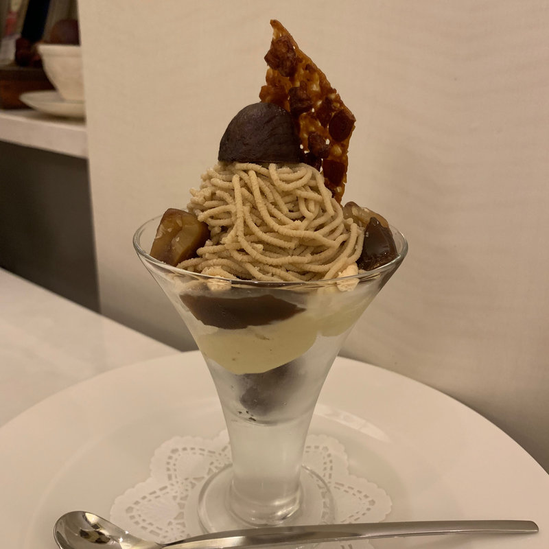 和栗のモンブランパフェ(サロン・ド・テ プレジール)