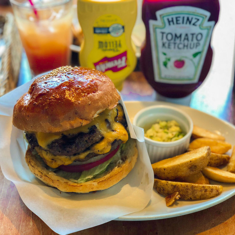 ダブルパティチーズバーガー(フェローズ)