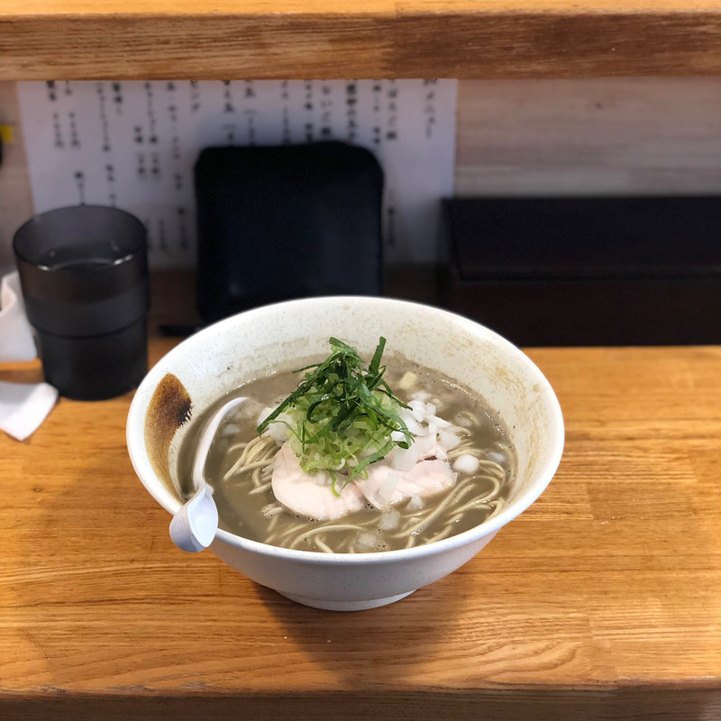 煮干し白湯ラーメン(麺匠ようすけ 鶏煮亭)
