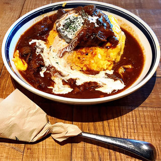 熟成牛ハンバーグと自家製ハッシュドビーフのオムライスランチ(肉が旨いカフェ NICKSTOCK 広島駅前)