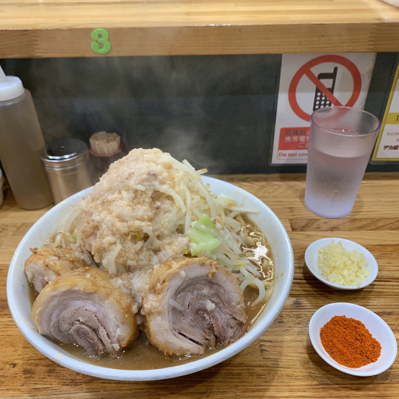 ラーメン中 豚2枚+脂(デカ盛り戦隊 豚レンジャー)