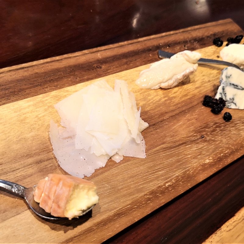 チーズ5種盛合わせ(ラーゴ)