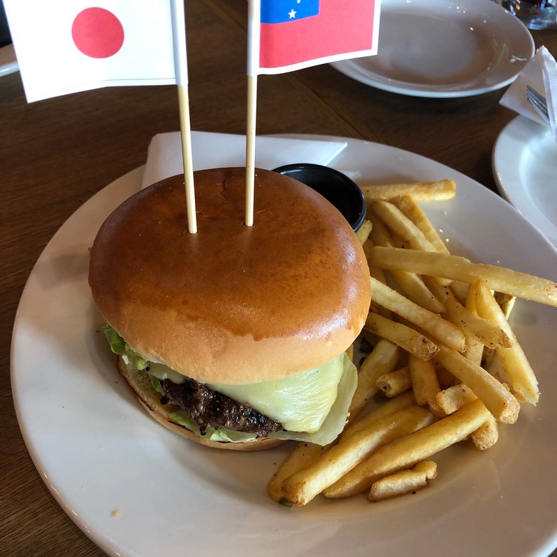 アボカドバーガー(フライデーズ イクスピアリ店 （T.G.I FRIDAYS）)