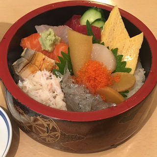 海鮮丼(亀七鮨 )