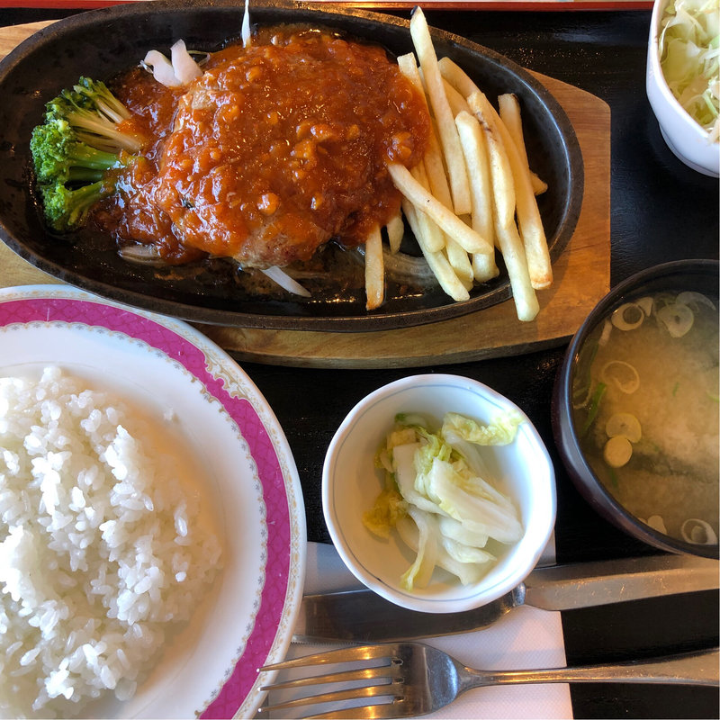 ほっとパークハンバーグ定食(道の駅 ほっとぱーく浅科 物産館 )