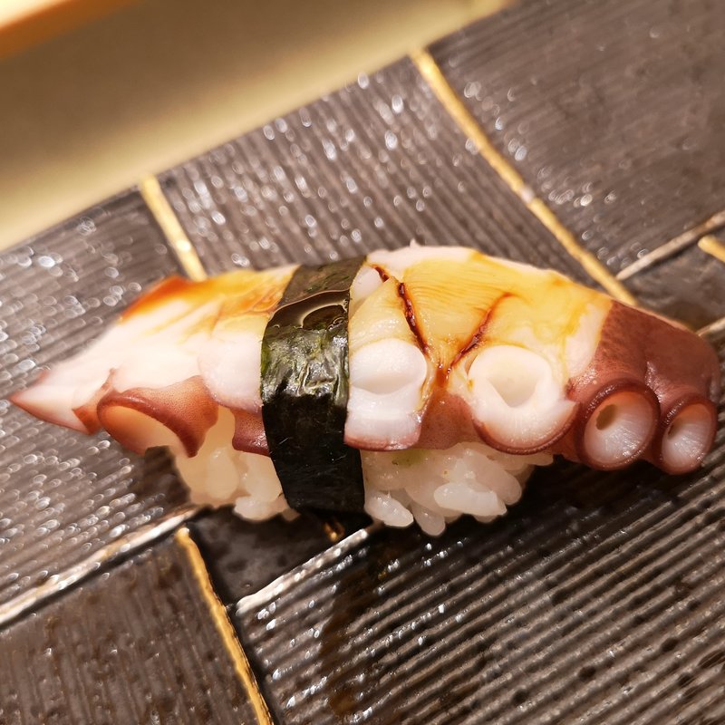 たこ(HANA-GOYOMI JAPANESE RESTAURANT)